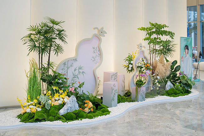 阿道夫总部中心绿植造景